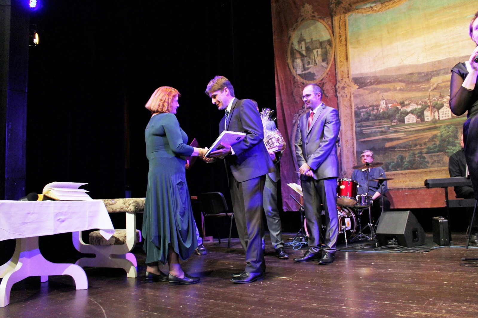 Bo�ena Teodoridisov� zastupuje man�ela