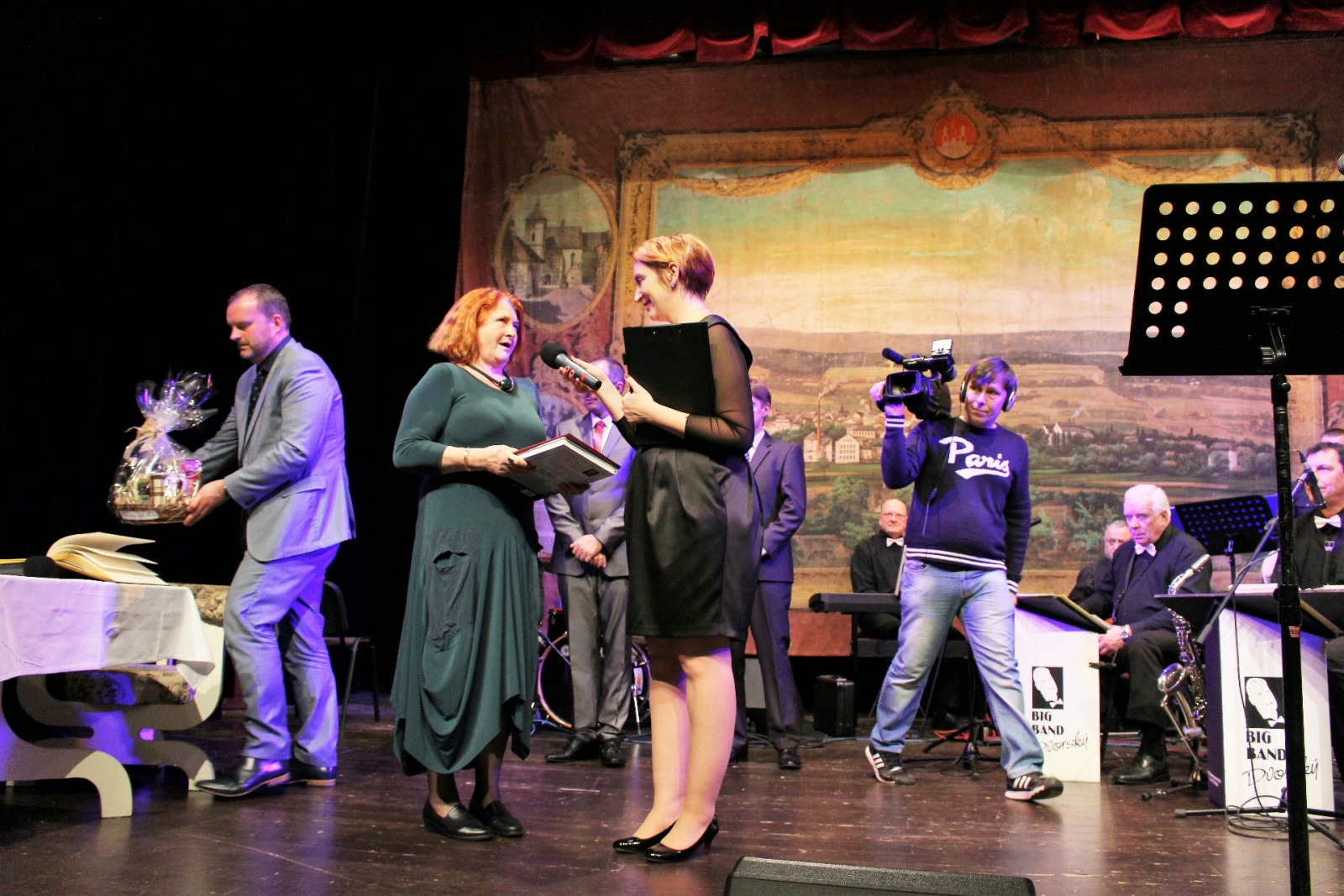 Bo�ena Teodoridisov� zastupuje man�ela