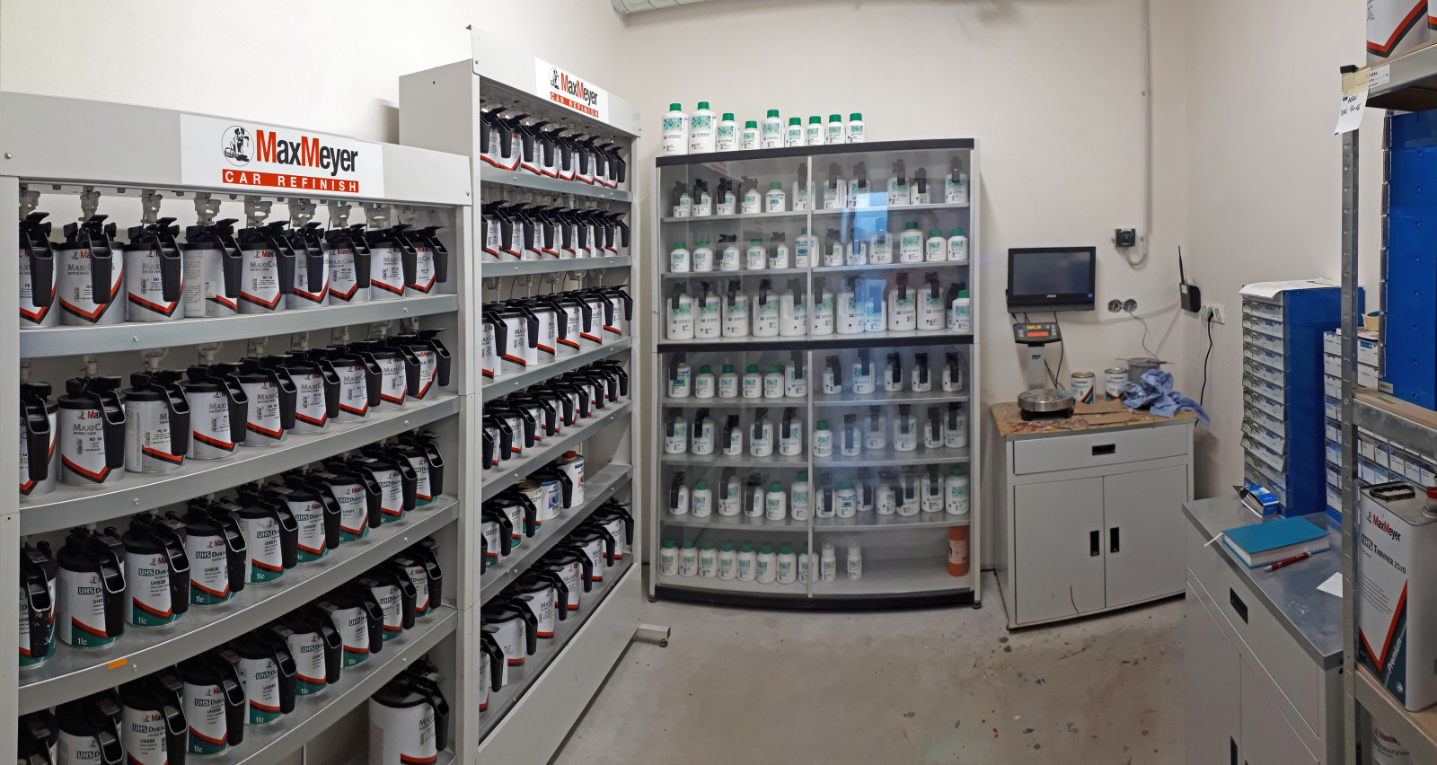 Sklad barev - uprost�ed nejmodern�j�� barvy na vodn� b�zi