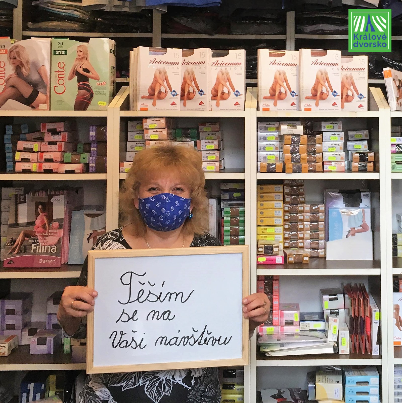 Pun�ochov� zbo�� a kusov� textil v prodejn� pod gymn�ziem