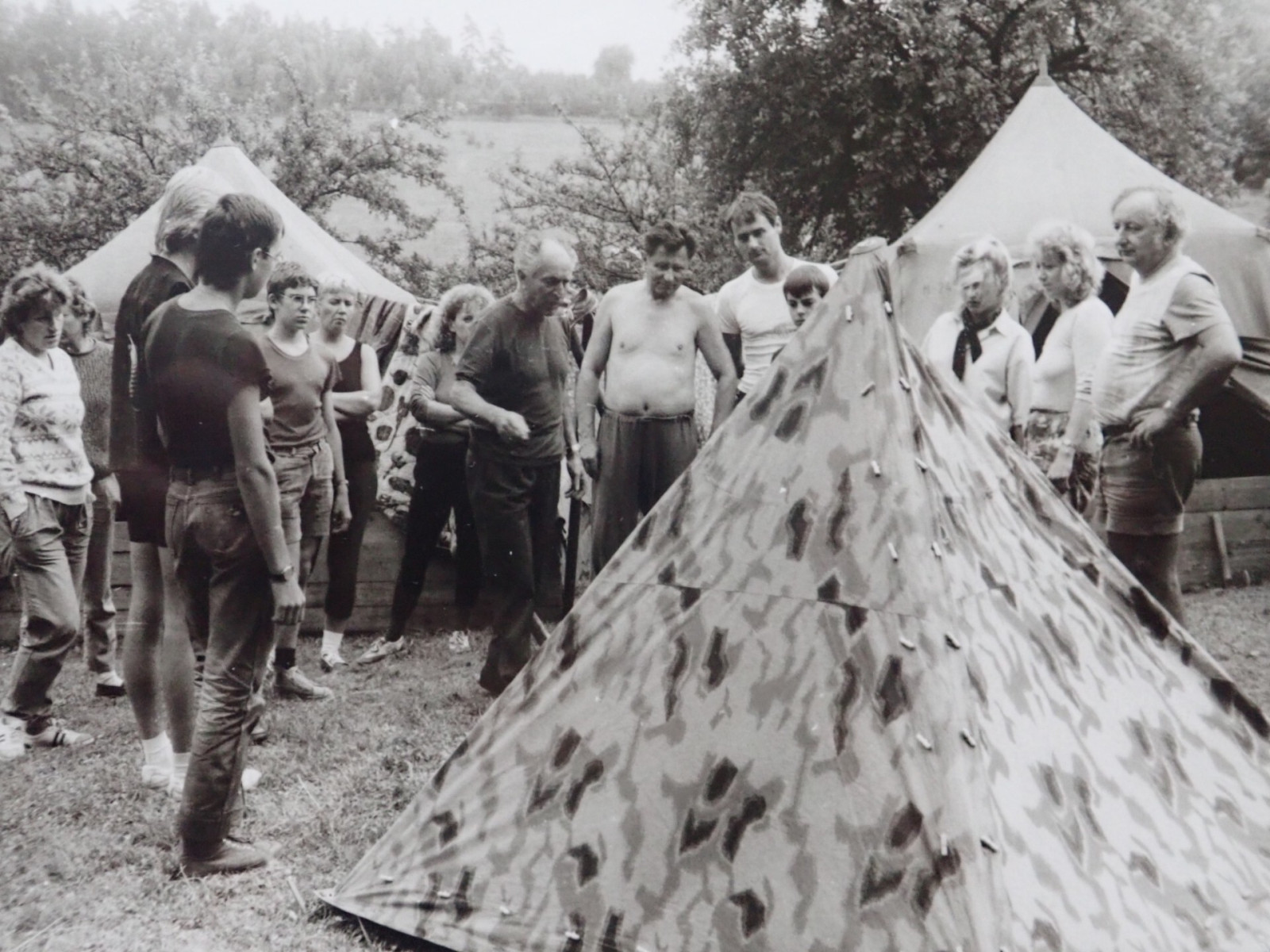 Letn� t�bor pro nov� v�dce a r�dce na ukon�en� v�dcovsk�ho a r�dcovsk�ho kurzu Horn� ���r �ervenec 1990